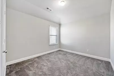 521 Hutchinson Lane, Lewisville, TX 75077 - Photo 19