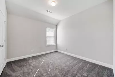 521 Hutchinson Lane, Lewisville, TX 75077 - Photo 17