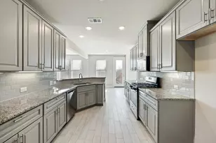 521 Hutchinson Ln, Lewisville, TX 75077 - Photo 9