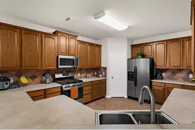 221 Villanova Drive, Van Alstyne, TX 75495 - Photo 11