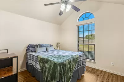 704 Janis Street, Granbury, TX 76049 - Photo 9