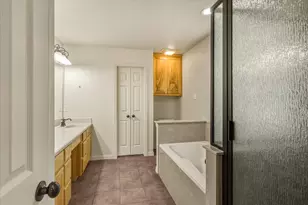 704 Janis St, Granbury, TX 76049 - Photo 19