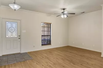 704 Janis Street, Granbury, TX 76049 - Photo 5