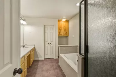 704 Janis Street, Granbury, TX 76049 - Photo 15