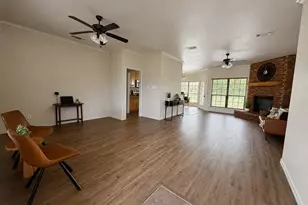 704 Janis St, Granbury, TX 76049 - Photo 5