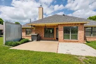 704 Janis St, Granbury, TX 76049 - Photo 21