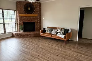 704 Janis St, Granbury, TX 76049 - Photo 7