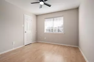 8606 Old Oak Dr, Irving, TX 75063 - Photo 15