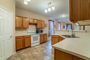 3011 Blacksmith Ct, Grand Prairie, TX 75052 - Photo 5