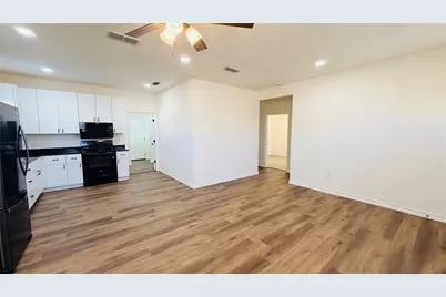 415 Colorado Avenue, Graham, TX 76450 - Photo 7