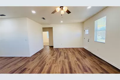 415 Colorado Avenue, Graham, TX 76450 - Photo 9