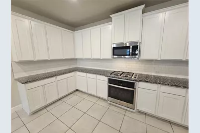 2803 18th Street W, Irving, TX 75060 - Photo 3