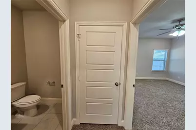 2803 18th Street W, Irving, TX 75060 - Photo 11