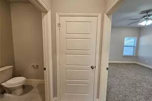 2803 18th Street W, Irving, TX 75060 - Photo 11