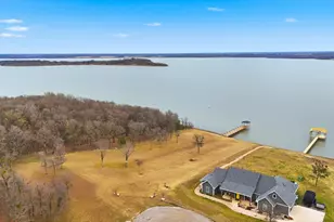 401 Meandering Way, Corsicana, TX 75109 - Photo 1