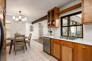 310 E Springdale Ln, Grand Prairie, TX 75052 - Photo 7