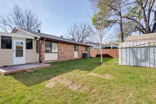 310 E Springdale Ln, Grand Prairie, TX 75052 - Photo 21