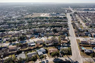 310 E Springdale Ln, Grand Prairie, TX 75052 - Photo 23
