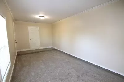 9830 Bluffcreek Drive, Dallas, TX 75227 - Photo 7