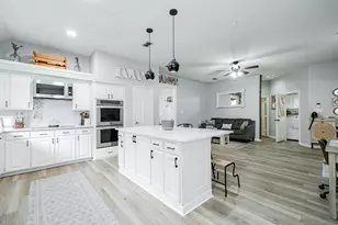 2102 Greenview Dr, Carrollton, TX 75010 - Photo 15