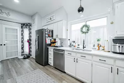 2102 Greenview Drive, Carrollton, TX 75010 - Photo 13