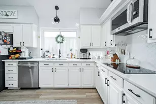 2102 Greenview Dr, Carrollton, TX 75010 - Photo 11