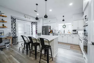 2102 Greenview Drive, Carrollton, TX 75010 - Photo 11