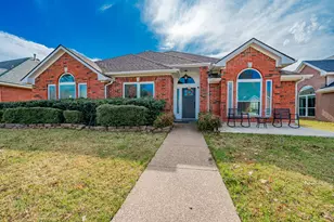 2102 Greenview Dr, Carrollton, TX 75010 - Photo 3