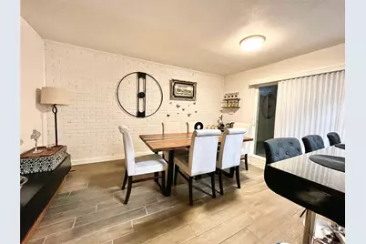 2640 Via Valencia, Carrollton, TX 75006 - Photo 13