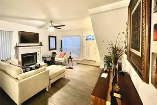 2640 Via Valencia, Carrollton, TX 75006 - Photo 9