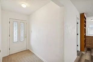 328 Heirloom Dr, Fort Worth, TX 76134 - Photo 3