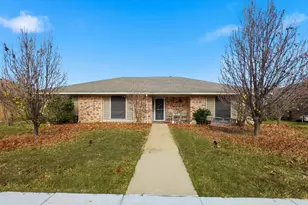 1519 Rocky Point Dr, Lewisville, TX 75077 - Photo 1