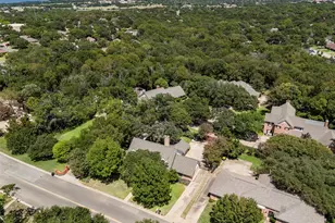 809 Woodland W Dr, Woodway, TX 76712 - Photo 27