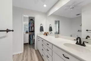 809 Woodland W Dr, Woodway, TX 76712 - Photo 11