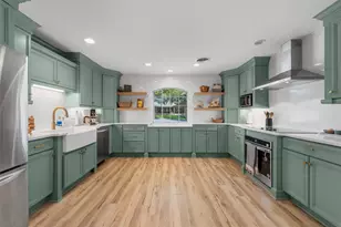 809 Woodland W Dr, Woodway, TX 76712 - Photo 7