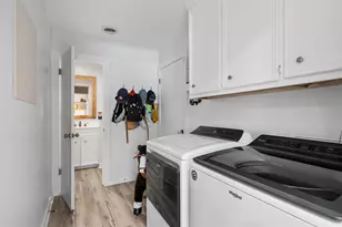 809 Woodland W Dr, Woodway, TX 76712 - Photo 13