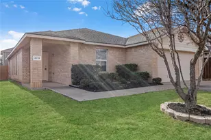 4120 Mantis St, Fort Worth, TX 76106 - Photo 3