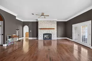 310 Oakhill Dr, Keene, TX 76059 - Photo 5