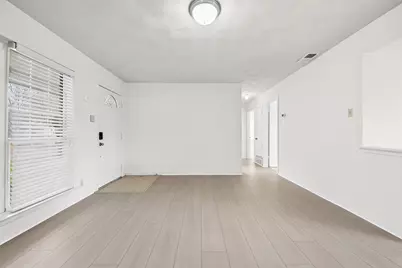 2414 Sparling Way Drive, Carrollton, TX 75006 - Photo 5