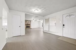 2414 Sparling Way Dr, Carrollton, TX 75006 - Photo 3