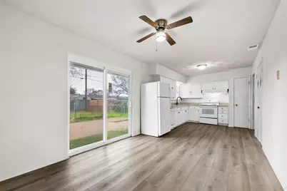 2414 Sparling Way Drive, Carrollton, TX 75006 - Photo 11