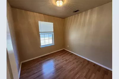 939 Baker Street, Fort Worth, TX 76104 - Photo 15