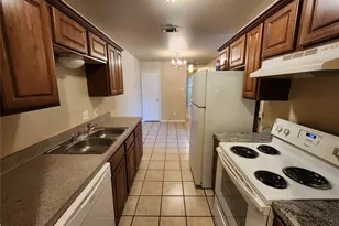 939 Baker St, Fort Worth, TX 76104 - Photo 7