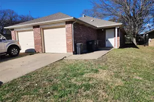939 Baker St, Fort Worth, TX 76104 - Photo 1