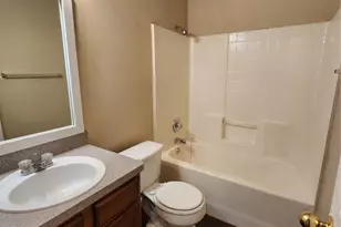 939 Baker St, Fort Worth, TX 76104 - Photo 11