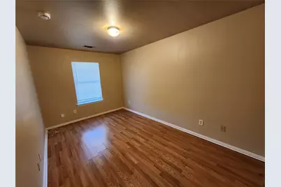 939 Baker Street, Fort Worth, TX 76104 - Photo 9