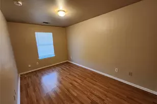 939 Baker St, Fort Worth, TX 76104 - Photo 9