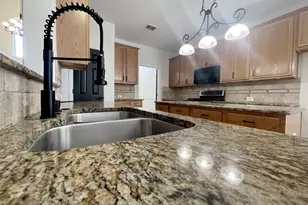 7850 Greenvalley Ln, Frisco, TX 75033 - Photo 9