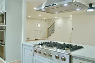 9920 Greenfield Dr, Dallas, TX 75238 - Photo 5