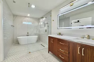 9920 Greenfield Dr, Dallas, TX 75238 - Photo 13